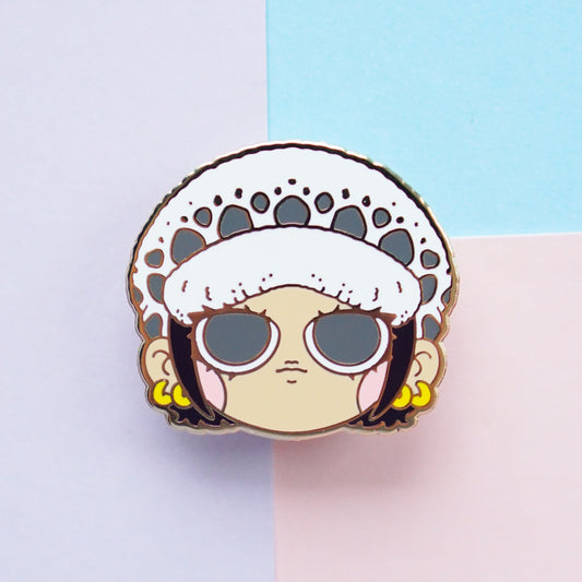 surgeon(fem) - enamel pin